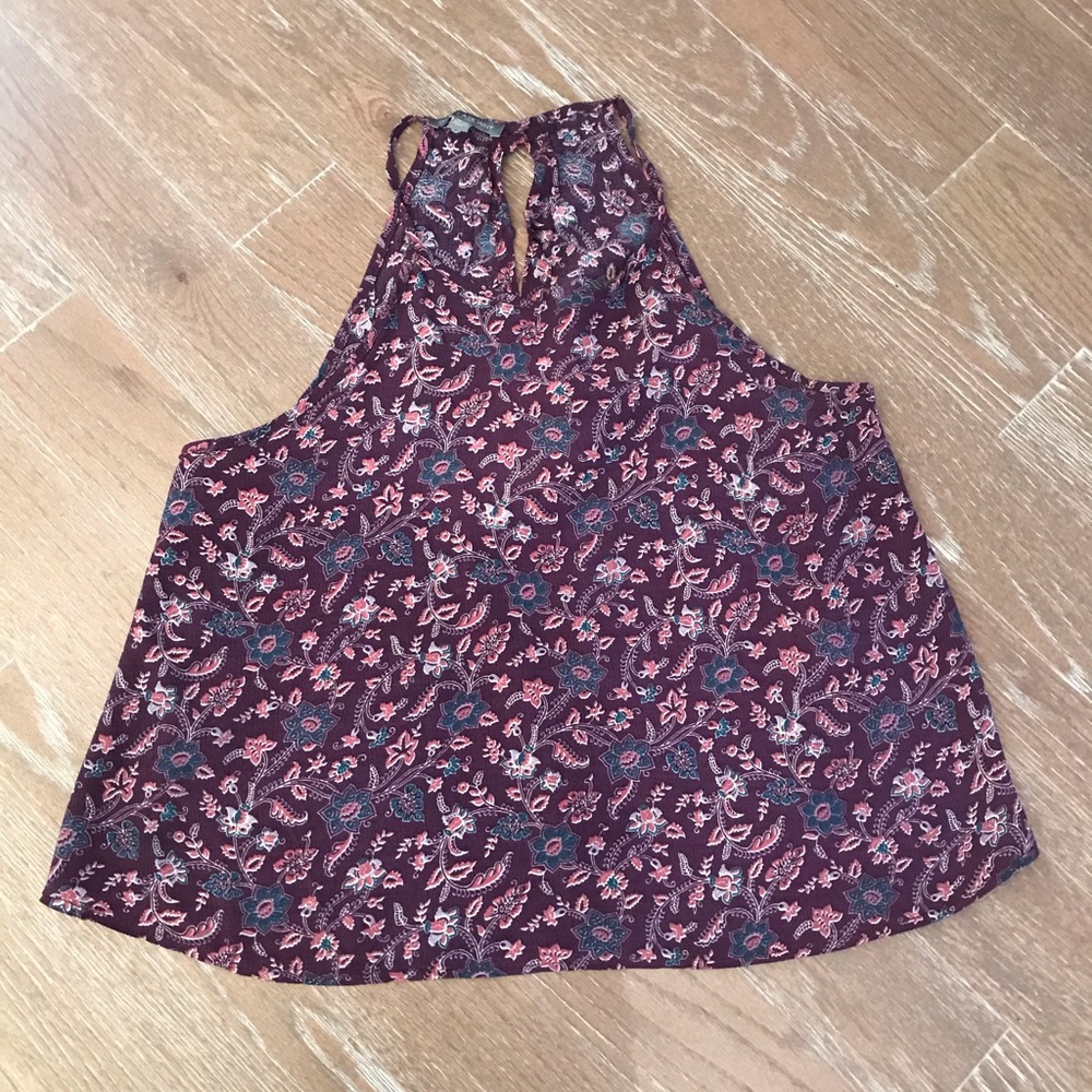 Tank top. Split -back.